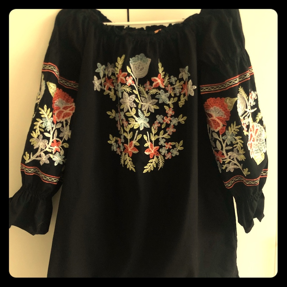 SOLD | Free People Tunic | Beautiful Embroidery 🌸
